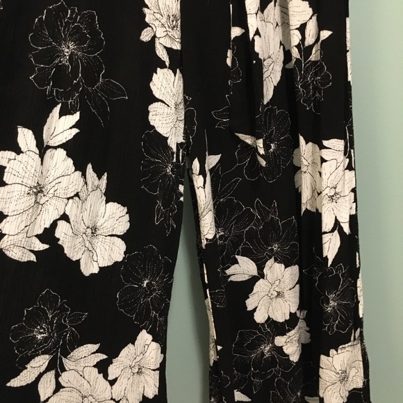 Lulus B/W floral jumpsuit - Picture 3 of 4